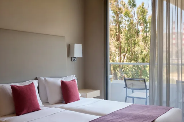 Room, Queen Bed, Inland View, Sofa، Atlantica Akti Zeus Hotel 3/10