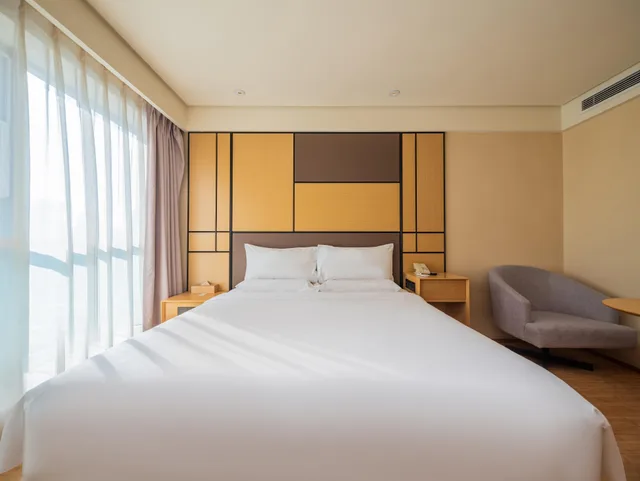 غرفة بسرير كوين بإطلالة، JI Hotel Chengdu Chunxi Road Taikoo Li 1/1