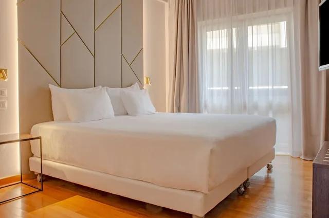 Adjoining, Family, King and Twin Beds، NH Collection Roma Giustiniano 1/2