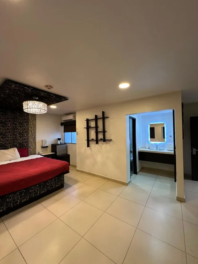 جناح بسرير كوين، Hotel Velario 2/10