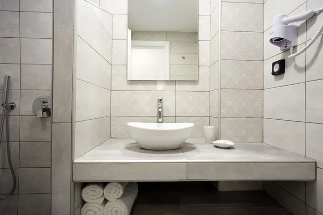 غرفة قياسية ثلاثية، Alexandra Hotel 4/5