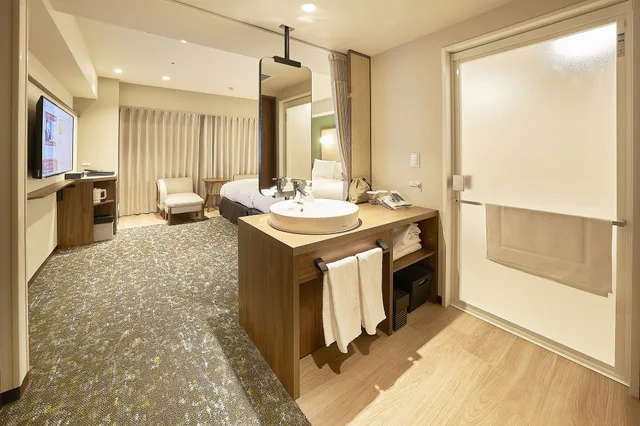 Room, Twin Beds, with Extra Bed, Smoking, Keisei Richmond Hotel Tokyo Kinshicho 9/10