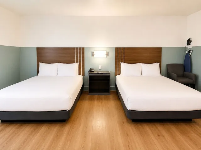 غرفة بسريرين كوين لذوي الإعاقة، Stargazer Inn And Suites 1/10