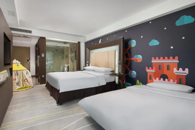 غرفة سوبيريور عائلية بسرير كوين مع أريكة، Novotel Nanjing Central Suning 4/7