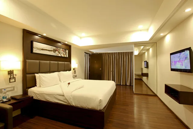 جناح، Goutham Grand Hotel 1/1