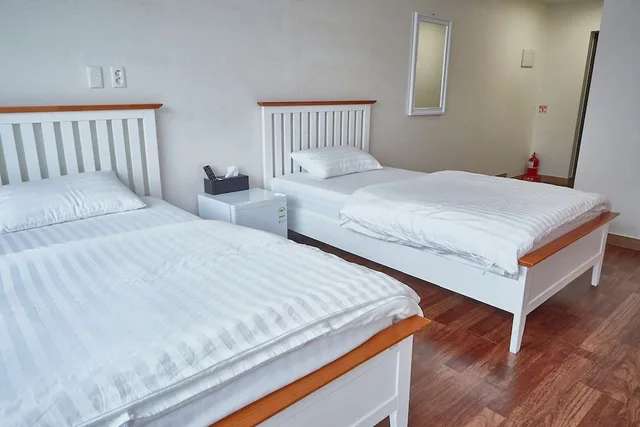 غرفة بسريرين منفصلين، Gwangju Guest House 145 - Hostel 3/10