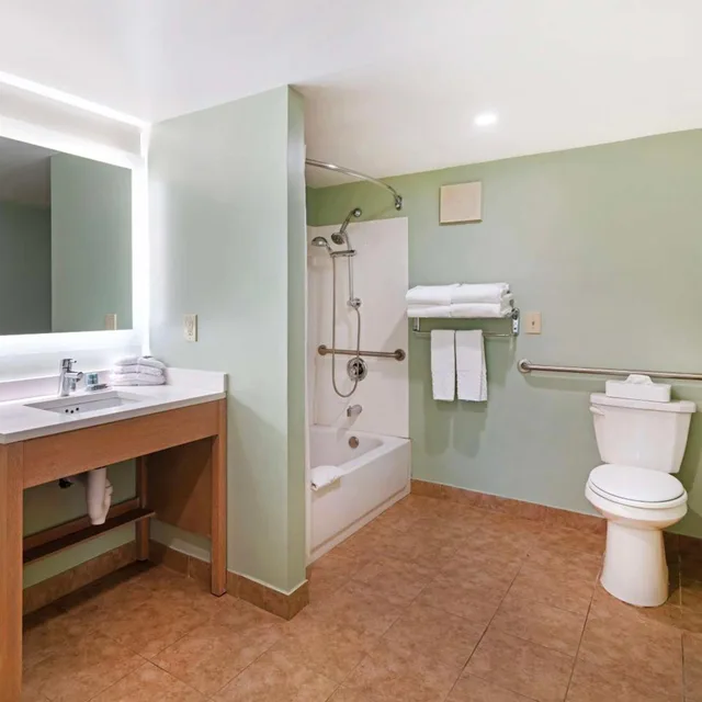 جناح بسريرين كوين لذوي الإعاقة، Best Western Inn & Suites Rutland-Killington 5/8