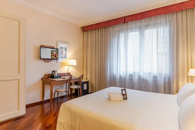 غرفة ثلاثية بثلاثة أسرّة، B&B HOTEL Firenze Pitti Palace al Ponte Vecchio 6/9