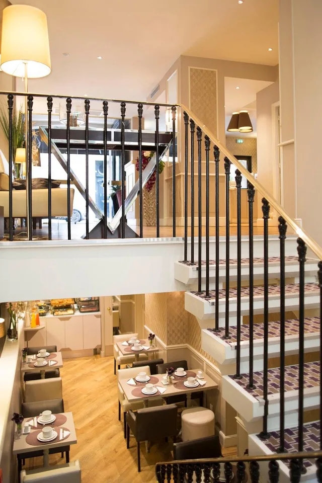 2 Bedrooms, Connecting, Double and Twin Beds, Private Wing، Hotel Galileo 2/3