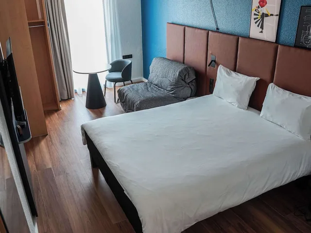 غرفة رباعية بسرير مزدوج مع أريكة، Ibis Bayeux Port En Bessin 4/10