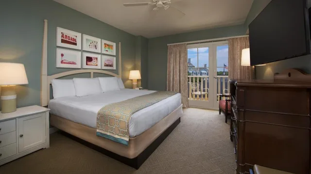 فيلا بسرير كينج بغرفة نوم واحدة بإطلالة مع أريكة، Disneys BoardWalk Villas 2/5