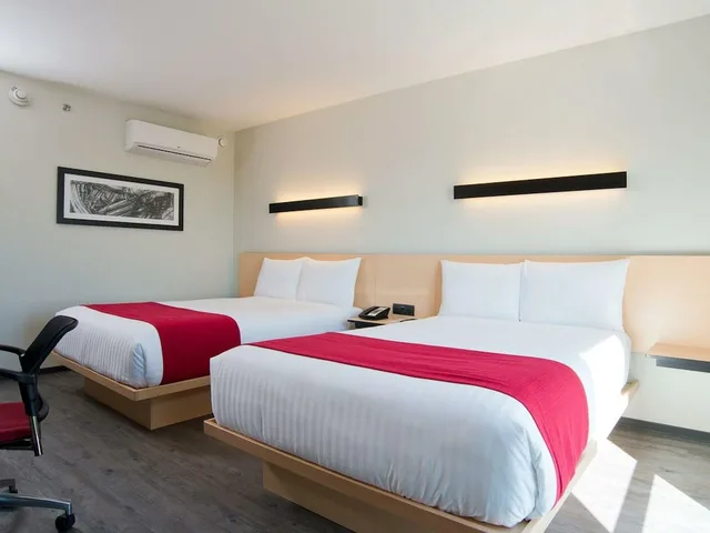 room, 2 double beds, City Express by Marriott Santiago Aeropuerto Chile 2/7
