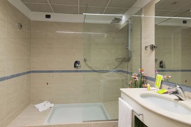 غرفة قياسية ثلاثية بثلاثة أسرّة، As Hotel Cambiago 3/4
