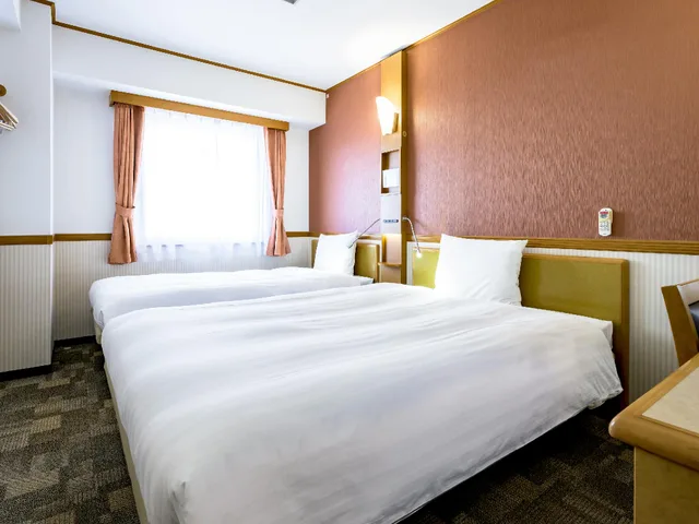 غرفة عائلية بسريرين منفصلين وسرير مزدوج وسرير فردي للمدخنين، Toyoko Inn Takasakieki Nishiguchi No 2 2/2