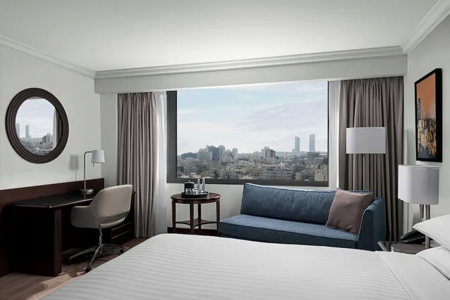 جناح تنفيذي بسرير كينج بغرفة نوم واحدة، Marriott Amman Hotel 8/10