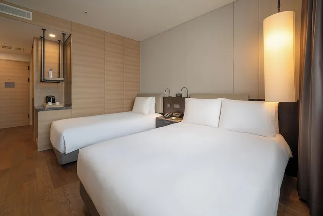 غرفة ديلوكس عائلية بسرير مزدوج وسرير فردي، Crown Park Hotel Seoul 3/10