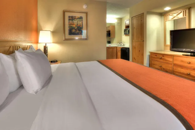 غرفة بسرير مزدوج، Econo Lodge Pigeon Forge Riverside 7/9