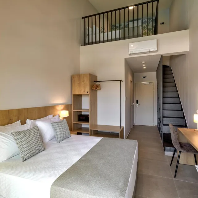 Family, Two Story، White Olive Premium Laganas 3/4