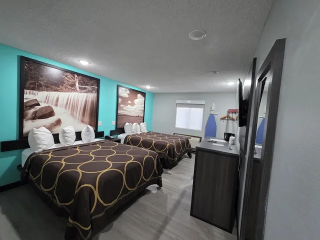غرفة بسريرين كوين يُسمح فيها بالحيوانات الأليفة، Super 8 By Wyndham Emporia 2/10