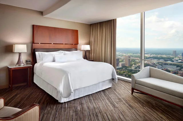 غرفة مع أريكة، The Westin Peachtree Plaza Atlanta 3/4