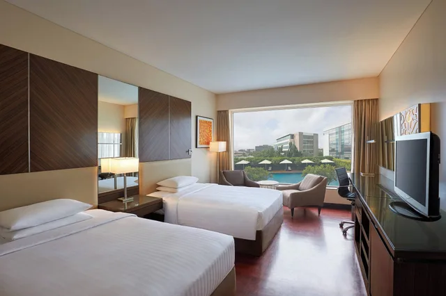 Room, Twin Beds, City View, Courtyard By Marriott Mumbai International Airport 1/4