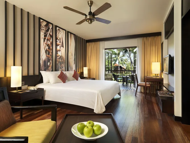 Room, King Bed, Pool Terrace, Pelangi Beach Resort and Spa 6/10