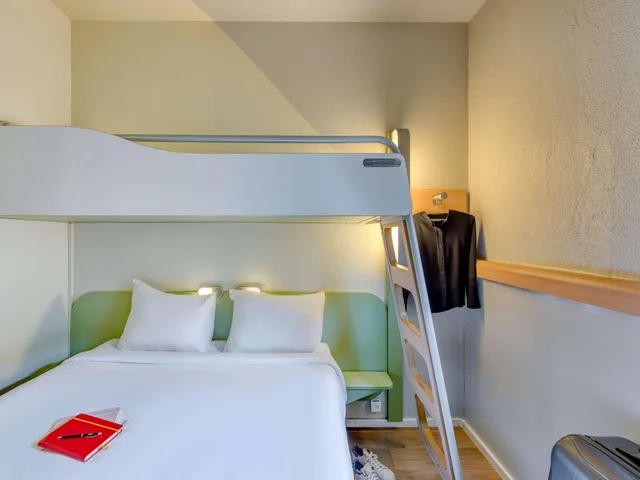 Room, Triple, Double Bed, Ibis Budget Luzern City 2/4