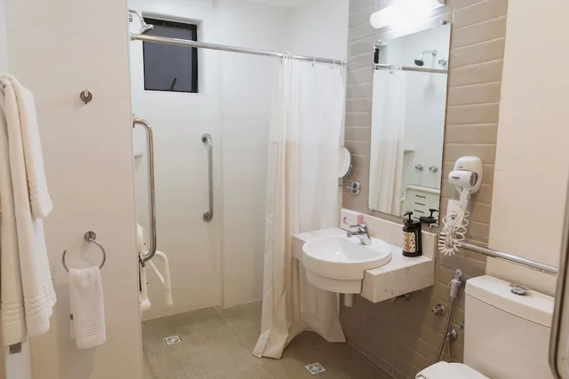 Luxury, Queen Bed, Sofa, Balcony, Accessible, Intercity Curitiba 7 de Setembro 5/5