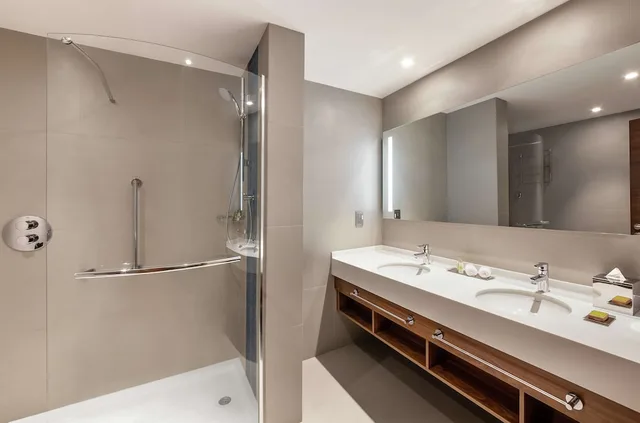 جناح بسريرين كينج بغرفتي نوم، DoubleTree by Hilton – Dubai, Al Jadaf 5/5