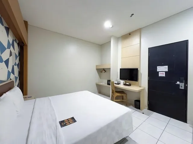 Deluxe, King Bed, Hotel 88 Jakarta - Mangga Besar VIII 4/7