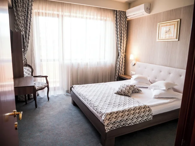 جناح ديلوكس بسرير كينج بشرفة مع أريكة، Best Western Silva Hotel 1/4