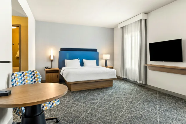 Studio, King Bed, Sofa, Hampton Inn Suites Merced 2/4