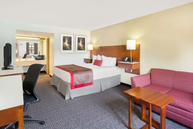 غرفة بسرير كينج يُسمح فيها بالحيوانات الأليفة، The Cairn Hotel 3/5