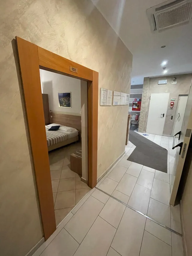 غرفة ثلاثية بسرير مزدوج، Hotel Montecarlo 6/7