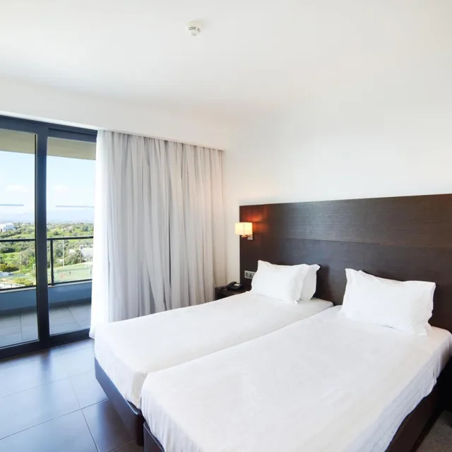 جناح كلاسيكي بشرفة بإطلالة، RR Alvor Baia Resort 2/9