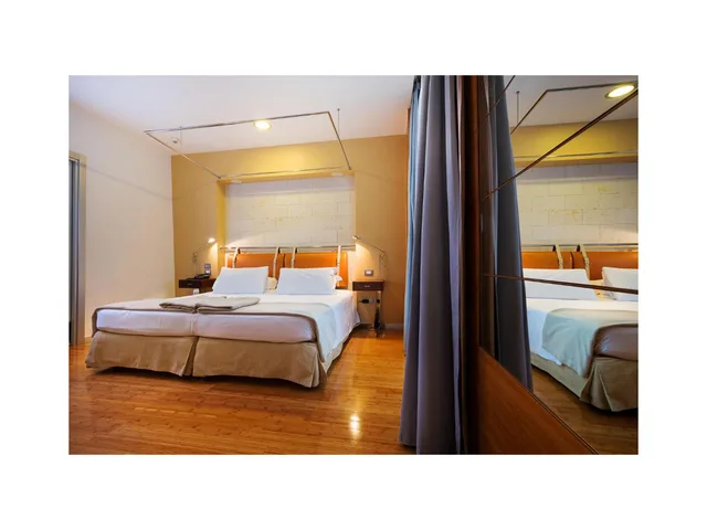 غرفة ديلوكس بسرير مزدوج أو سريرين منفصلين بشرفة، Towers Hotel Stabiae Sorrento Coast 1/6