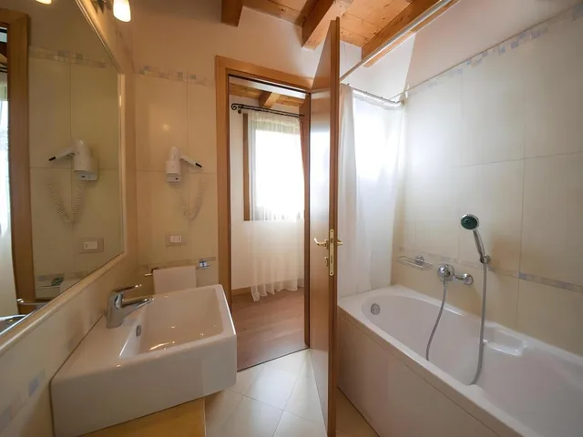 جناح جونيور بسرير مزدوج، Venice Resort 3/4