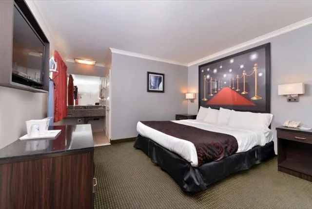 غرفة قياسية بسرير كوين، Emerald Inn on Sunset 1/3
