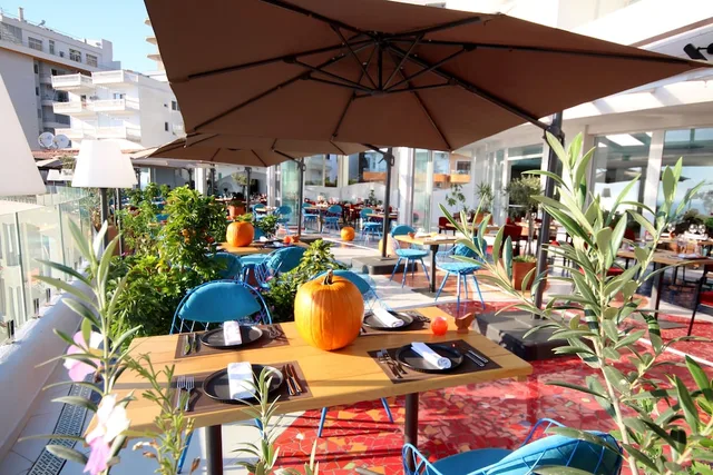 Bougainville Bay Hotel، ساراندا 69/78