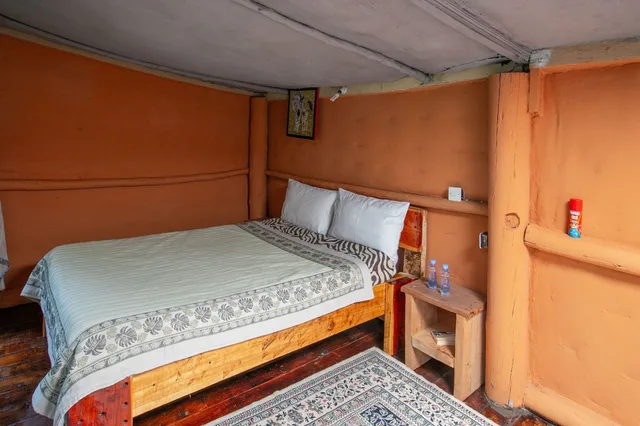 كابينة بسرير مزدوج وسرير فردي بحمام خاص، Punda Milias Camp Nakuru 2/7