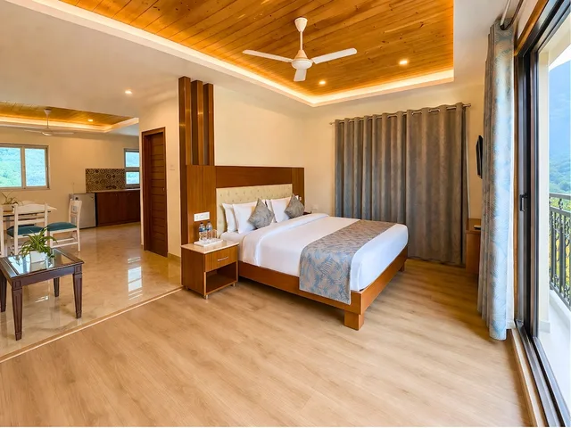 استوديو بسرير كوين بإطلالة على الجبل بشرفة، Riverside Resort 3/8