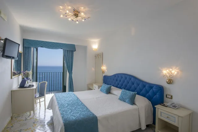 Comfort, Double Bed, Sea View, French Balcony، Hotel Villa Maria Pia 1/6