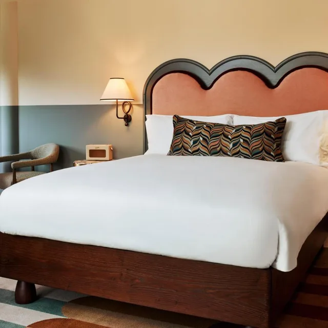 غرفة بريميوم بسرير كينج، The Hoxton Charlottenburg 3/5