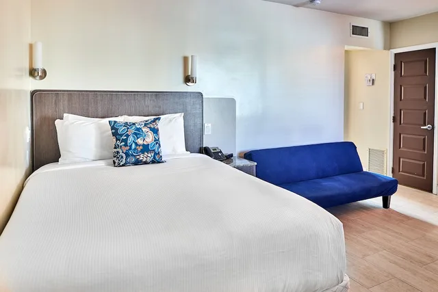 Pool, Studio, King Bed, Caribbean Resort Suites 3/6