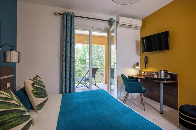 غرفة كومفورت بسرير مزدوج بشرفة، The Originals City, Hotel Cote Sud, Marseille Est (Inter-Hotel) 6/9
