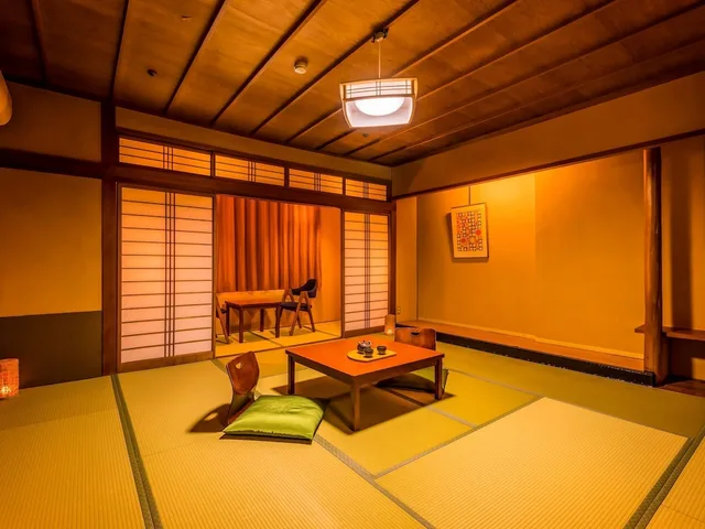 غرفة يابانية قياسية بفرشتي فوتون بحوض استحمام، Yukai Resort Saichoraku 1/2