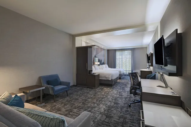 غرفة بسرير كينج مع أريكة، Courtyard St. Louis Brentwood 17/20