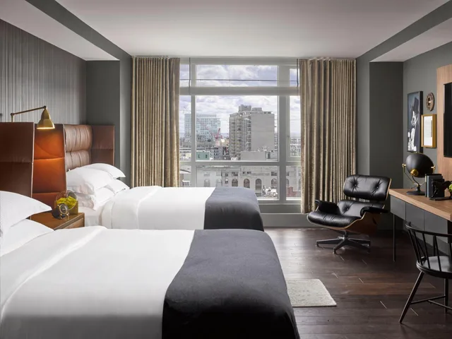 غرفة بسريرين كوين لذوي الإعاقة، Hotel Aka Boston Common 2/4