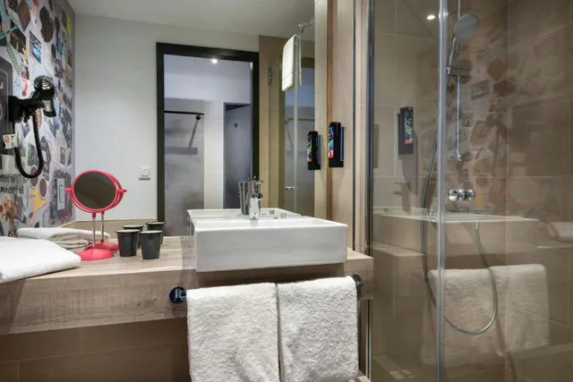 غرفة قياسية بسرير كوين، Holiday Inn - the niu, Hide Berlin Friedrichshain by IHG 2/2