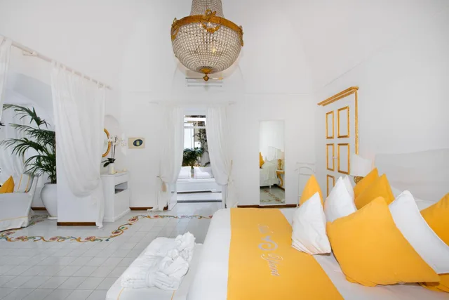 جناح بسرير كينج بإطلالة على البحر بشرفة، Villa Yiara 4/6